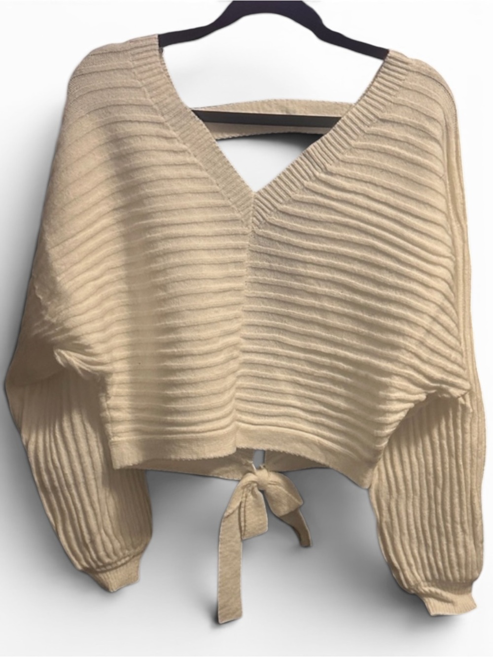 HYFVE Lg White Ribbed V-Neck Sweater with Open Tie-Back